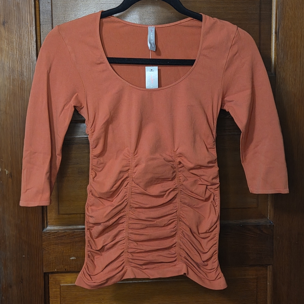 NWT Last Tango Rust Colored Ruched Scoop Neck 3/4 Sleeve Top Sz S/M *Flawed*